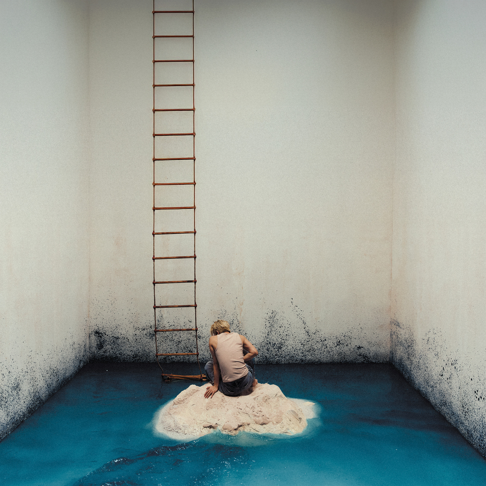 코발트와 네이비 그 사이